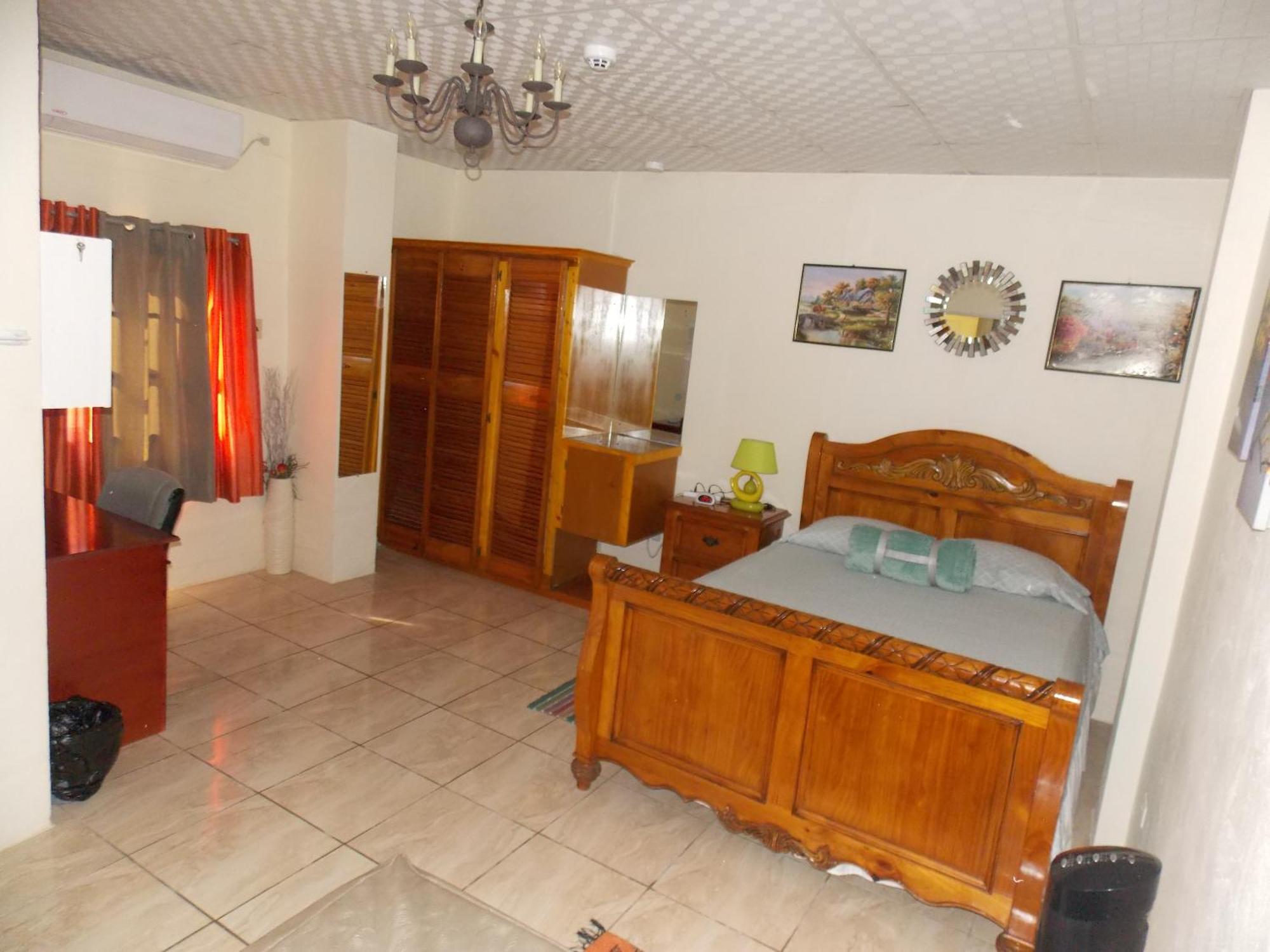 Stewart Apt- Trincity, Airport, Washer, Dryer, Office, Cable , Wifi Dış mekan fotoğraf